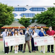 ทีมนักศึกษาคณะพาณิชยศาสตร์และการบัญชี ธรรมศาสตร์ สร้างชื่อให้กับประเทศไทย กวาดรางวัลและคว้าแชมป์โลกในการแข่งขัน Operation Simulation Competition 2024