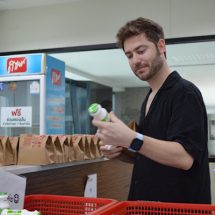 แจ๊ค บราวน์ ฝรั่งหัวใจไทย ชวนบริจาคโลหิตที่สภากาชาด เป็นชาวต่างชาติก็บริจาคได้