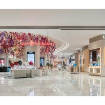 สยาม ทาคาชิมายะ อวดโฉม “Beauty Garden” อัตลักษณ์ใหม่แห่งความงาม จุดประกายความงามจากภายในสู่ภายนอกกับบิวตี้และลองเจอเรย์แบรนด์ดังระดับโลก บนชั้น 1 สยาม ทาคาชิมายะ ณ ไอคอนสยาม