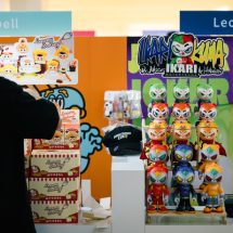 กลับมาอีกครั้ง! ตามเสียงเรียกร้องของแฟนอาร์ตทอยไทย “Hong Kong Art Toy Story 2025” โชว์ 5 ฟืกเกอร์ยักษ์จุดเช็คอินสุดฮิต! พร้อมสัมผัสเรื่องเล่าผ่านอาร์ตทอยจาก 20 ศิลปินชื่อดัง