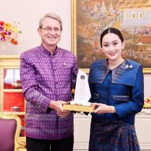 ดร.ฮาราลด์ ลิงค์ ประธาน บี.กริม รับโล่ประกาศเกียรติคุณเป็น “ค่าของแผ่นดิน” ปี 2566 ตอกย้ำวิสัยทัศน์ในการดำเนินธุรกิจด้วยความโอบอ้อมอารี มุ่งสร้างประโยชน์ให้สังคม-ประเทศชาติในทุกมิติ