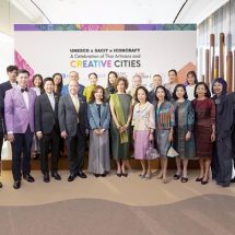 สมเด็จพระเจ้าลูกเธอ เจ้าฟ้าสิริวัณณวรี นารีรัตนราชกัญญาทรงนำหัตถศิลป์ที่รังสรรค์จากผ้าไทยสู่เวทีโลก ผ่านโครงการ “UNESCO x SACIT x ICONCRAFT: A Celebration of Thai Artisans and Creative Cities”