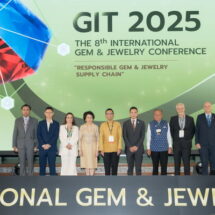 GIT จัด “งานประชุมวิชาการนานาชาติด้านอัญมณีและเครื่องประดับ ครั้งที่ 8 (GIT 2025)” อย่างยิ่งใหญ่ คับคั่งด้วยผู้เชี่ยวชาญและผู้นำความคิดจากทั่วโลก หวังประเทศไทยเป็นผู้นำทางความคิดและนวัตกรรมด้านอัญมณี และเครื่องประดับระดับโลก