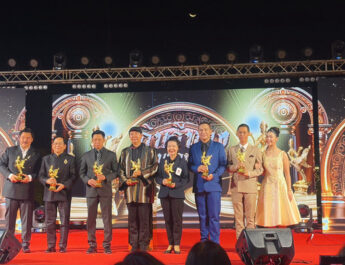 วศิน วรรณพฤกษ์ คว้ารางวัล “กินรีทอง” มหาชน ครั้งที่ ๑๑ สาขาบุคคลต้นแบบตัวอย่างสังคม