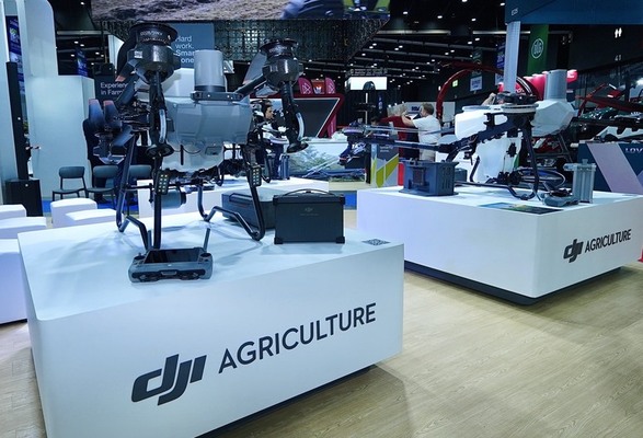 DJI เกษตร เปิดตัวโดรน Agras T55 และ T100 ระบบแบตเตอรี่คู่ ณ งาน AGRITECHNICA Asia 2026โดรนเกษตรรุ่นใหม่ล่าสุด มาพร้อมขีดความสามารถที่เพิ่มขึ้น และการออกแบบที่ใช้งานง่าย เพื่อการปฏิบัติงานที่คล่องตัวยิ่งขึ้น