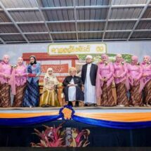 ดร.วันดี ยุโส้ รับโล่เกียรติคุณจากจุฬาราชมนตรี ในงาน “ดาลอสัมพันธ์ 69”